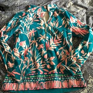 Lilly Pulitzer small popover GUC due to age